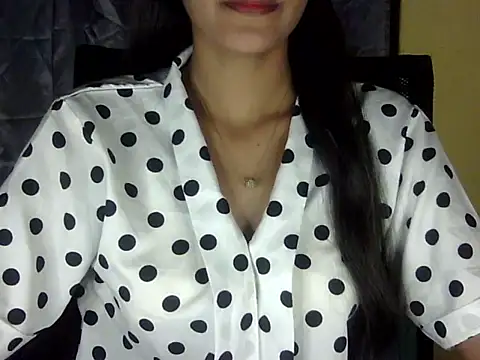 zara Khan0 online show from November 2025 02:37:02 PM