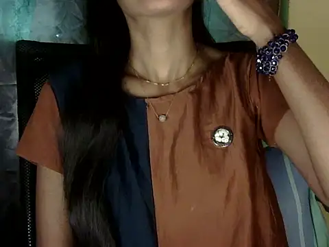 zara Khan0 online show from December 2025 04:40:01 AM