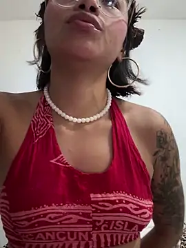 Snapshot of Nia_Desire chatting on December 2025 05:37:02 AM Nia Desire online show from December 2025 05:37:02 AM