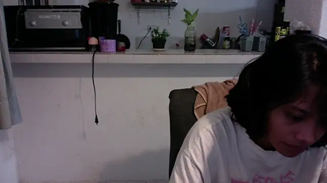 Snapshot of Nia_Desire chatting on May 2026 05:03:01 AM Nia Desire online show from May 2026 05:03:01 AM