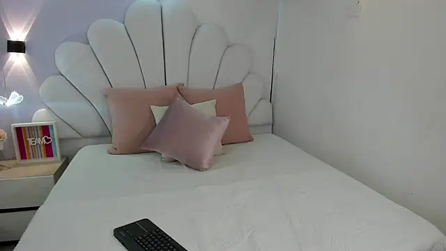 Snapshot of shamara_thomson chatting on February 2026 10:32:01 PM shamara thomson online show from February 2026 10:32:01 PM