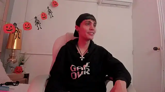 dark sun302 online show from October 2025 03:28:02 AM