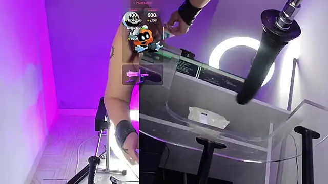 ErikaMontiel   online show from October 2025 08:21:02 PM