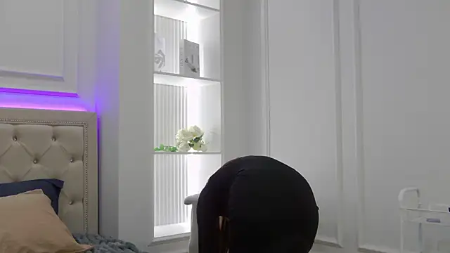 ZoeyNeal online show from March 2026 02:47:02 PM