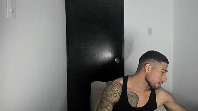 Snapshot of ThiagoLugo chatting on April 2026 05:16:02 AM ThiagoLugo online show from April 2026 05:16:02 AM