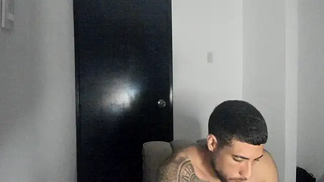 Snapshot of ThiagoLugo chatting on May 2026 06:52:01 AM ThiagoLugo online show from May 2026 06:52:01 AM