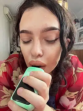 Snapshot of Hannah_xBaby chatting on November 2025 11:02:01 AM Hannah xBaby online show from November 2025 11:02:01 AM