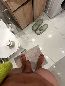 Snapshot of Mrdim26 chatting on November 2025 12:11:02 AM Mrdim26 online show from November 2025 12:11:02 AM