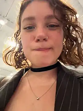 Snapshot of lucy-joy chatting on October 2025 12:22:02 PM lucy-joy online show from October 2025 12:22:02 PM