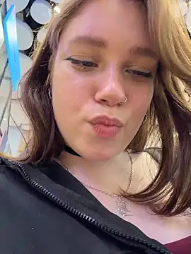 lucy-joy online show from June 2026 10:41:01 AM