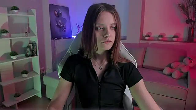 Snapshot of AlicePill chatting on October 2025 02:11:02 AM AlicePill online show from October 2025 02:11:02 AM