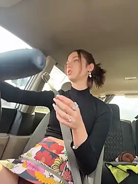 DollyTall online show from September 2025 09:55:02 AM