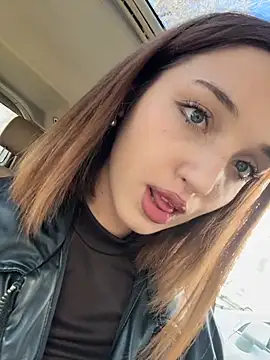 DollyTall online show from October 2025 08:35:01 AM