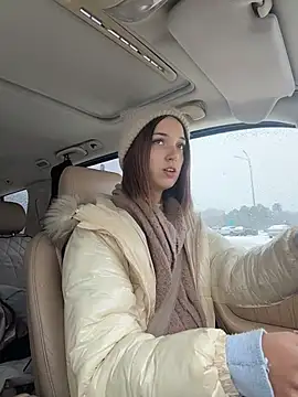 DollyTall online show from November 2025 08:37:02 AM