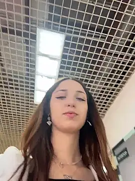 DollyTall online show from April 2026 06:13:05 AM