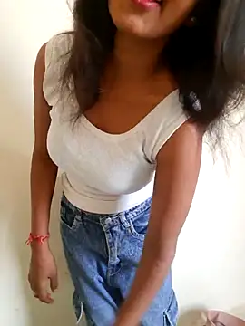 Snapshot of AnkitaDevi chatting on June 2026 04:11:02 AM AnkitaDevi online show from June 2026 04:11:02 AM