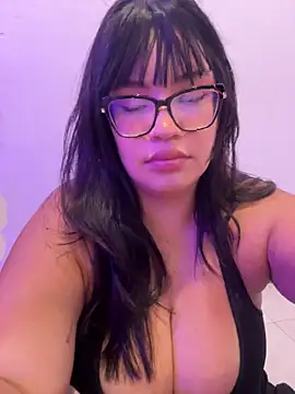 Emily Taylor2 online show from April 2026 02:03:02 AM