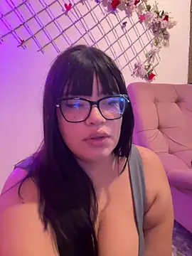 Snapshot of Emily_Taylor2 chatting on June 2026 02:03:02 AM Emily Taylor2 online show from June 2026 02:03:02 AM