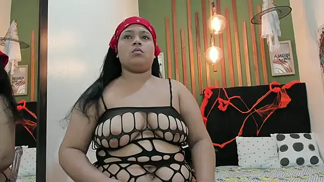 Snapshot of Laura_Sex19 chatting on November 2025 12:05:02 PM Laura Sex19 online show from November 2025 12:05:02 PM