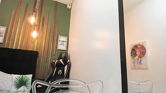 Snapshot of Laura_Sex19 chatting on November 2025 12:05:02 PM Laura Sex19 online show from November 2025 12:05:02 PM