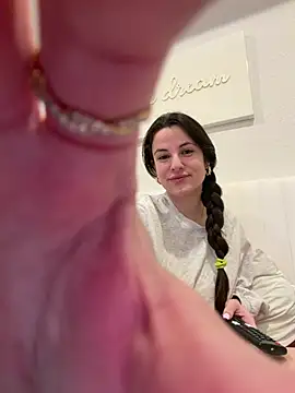 heyitsmadig online show from April 2026 02:11:02 PM