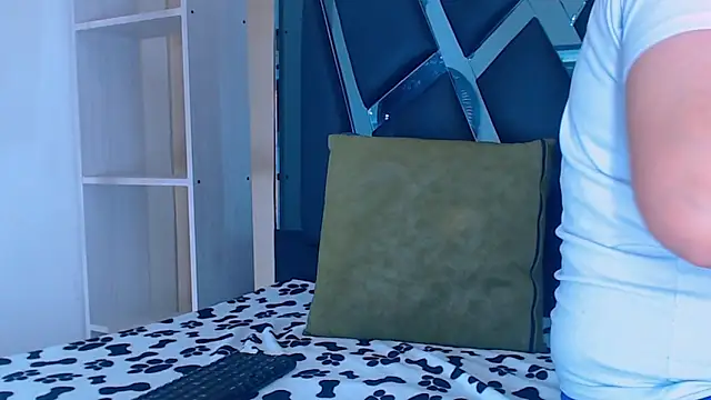 Snapshot of karla_sexy21 chatting on November 2025 04:18:01 AM karla sexy21 online show from November 2025 04:18:01 AM