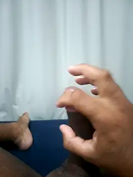 Moreno Buziano online show from November 2025 11:31:01 AM