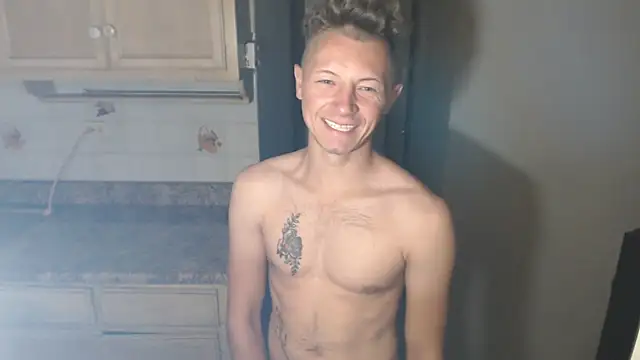 Snapshot of BlondZilla chatting on November 2025 07:08:02 AM BlondZilla online show from November 2025 07:08:02 AM