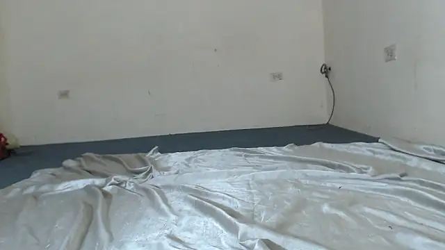 Snapshot of BlondZilla chatting on November 2025 03:51:02 AM BlondZilla online show from November 2025 03:51:02 AM