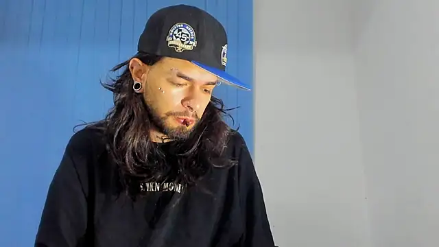 Snapshot of Theferxxo_12 chatting on October 2025 11:06:02 PM Theferxxo 12 online show from October 2025 11:06:02 PM