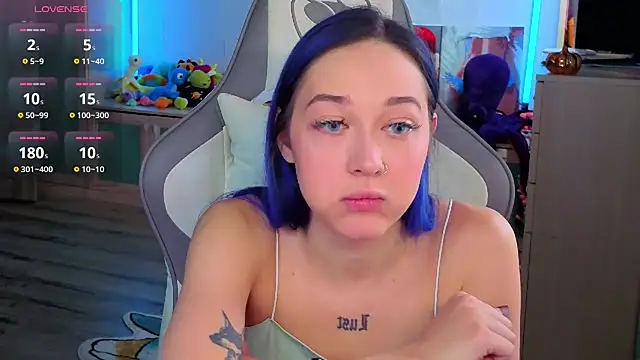 Snapshot of Im_suka chatting on November 2025 04:33:02 AM Im suka online show from November 2025 04:33:02 AM