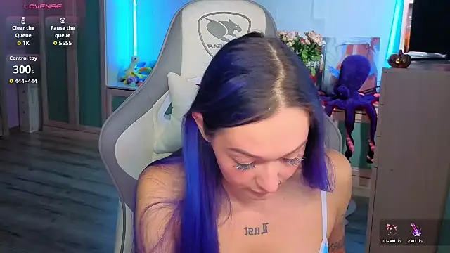 Snapshot of Im_suka chatting on November 2025 02:47:02 AM Im suka online show from November 2025 02:47:02 AM