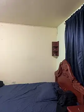 Snapshot of MaxDell chatting on September 2025 01:06:02 AM MaxDell online show from September 2025 01:06:02 AM