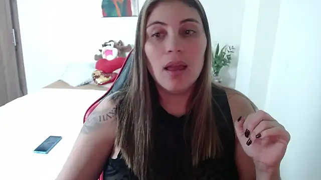 Snapshot of Secret_Bella chatting on November 2025 11:10:02 AM Secret Bella online show from November 2025 11:10:02 AM