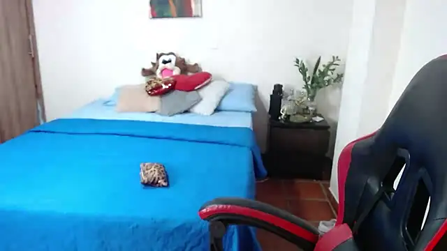 Snapshot of Secret_Bella chatting on November 2025 12:16:02 PM Secret Bella online show from November 2025 12:16:02 PM