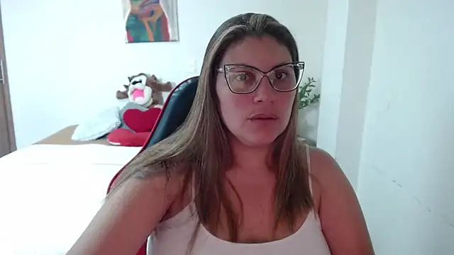 Snapshot of Secret_Bella chatting on November 2025 11:34:02 AM Secret Bella online show from November 2025 11:34:02 AM