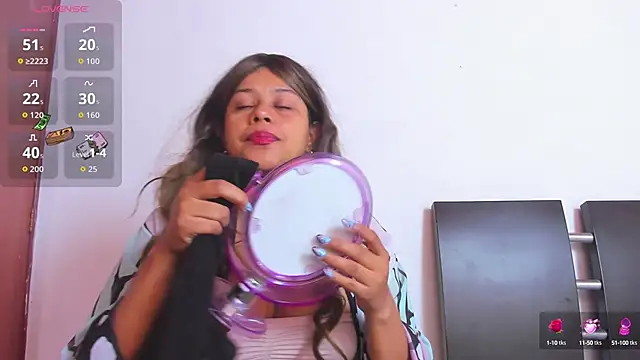 Snapshot of _Vale21_ chatting on September 2025 01:22:01 PM  Vale21  online show from September 2025 01:22:01 PM