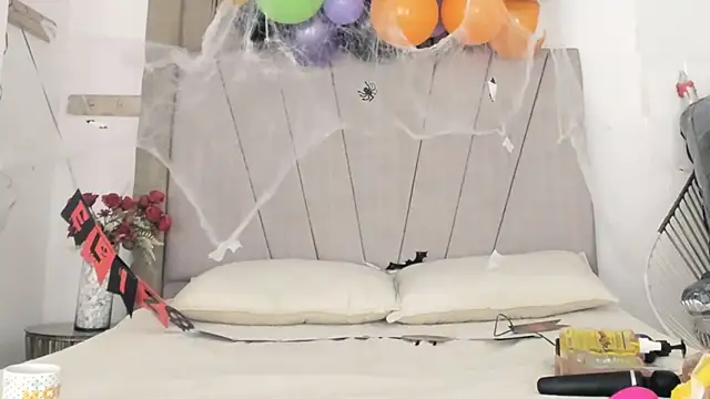 Snapshot of Lady_miss___ chatting on October 2025 01:34:01 PM Lady miss online show from October 2025 01:34:01 PM