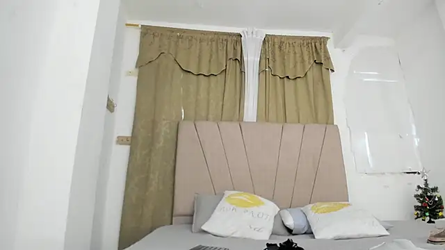 Snapshot of Lady_miss___ chatting on December 2025 12:25:02 PM Lady miss online show from December 2025 12:25:02 PM