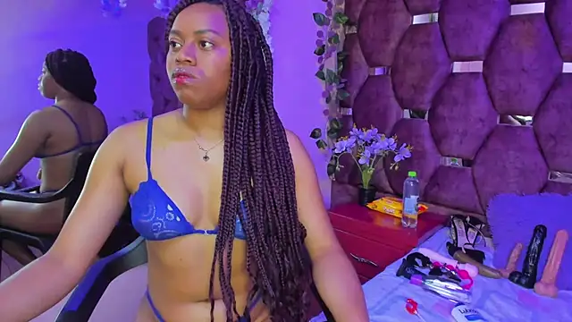 Snapshot of Thiana_Taylor chatting on November 2025 07:56:01 PM Thiana Taylor online show from November 2025 07:56:01 PM