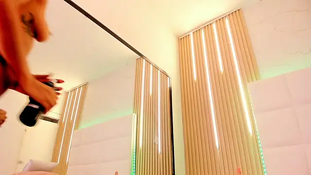 Elody rousse online show from November 2025 12:19:02 PM