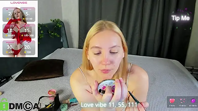 Snapshot of Anna_Chelsea chatting on November 2025 12:43:02 AM Anna Chelsea online show from November 2025 12:43:02 AM