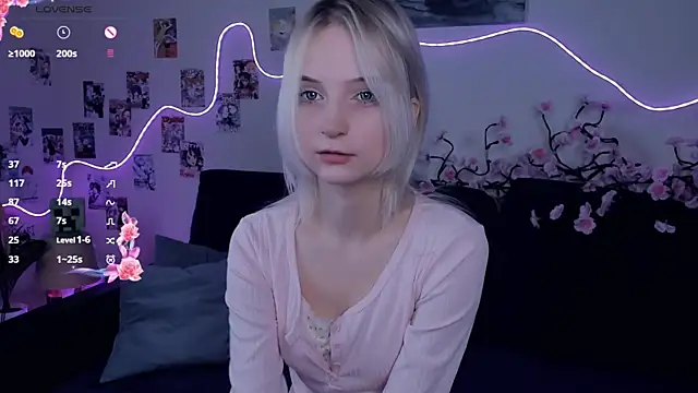 Snapshot of Megan--chan chatting on January 2026 06:02:02 PM Megan--chan online show from January 2026 06:02:02 PM