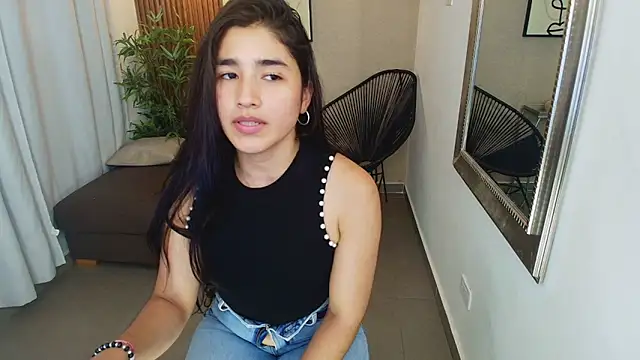 Lia Mar  online show from September 2025 06:08:02 PM