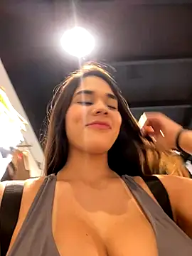 Snapshot of BellaLeclair chatting on December 2025 06:49:01 PM BellaLeclair online show from December 2025 06:49:01 PM