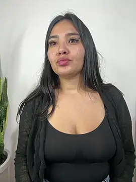 Snapshot of meli__brown chatting on April 2026 10:37:02 PM meli brown online show from April 2026 10:37:02 PM