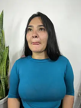 Snapshot of meli__brown chatting on May 2026 10:15:02 PM meli brown online show from May 2026 10:15:02 PM
