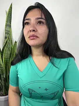 Snapshot of meli__brown chatting on May 2026 10:07:01 PM meli brown online show from May 2026 10:07:01 PM