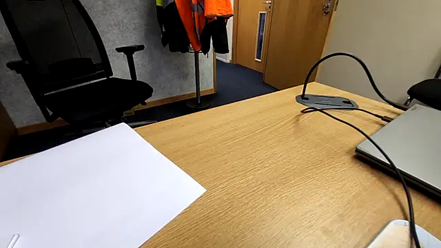 Oorse1966 online show from November 2025 08:47:01 AM