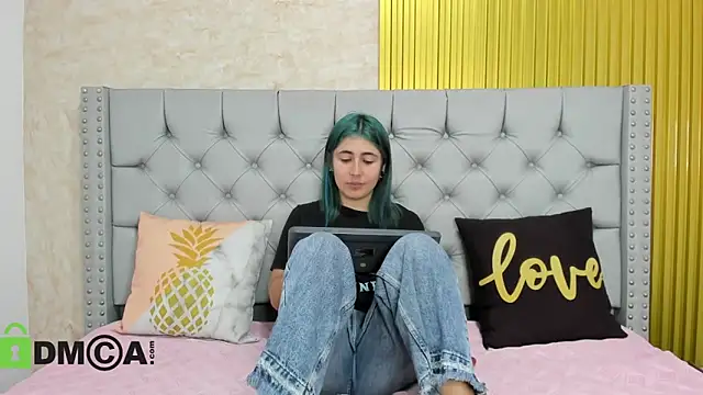 Skarlet 04 online show from November 2025 05:49:01 PM